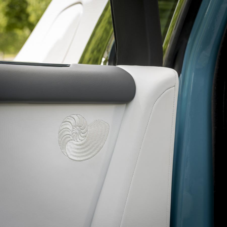 Детали интерьера Rolls-Royce Phantom Arabian Gulf 2019 года  (фото 2 из 6)